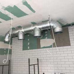 Rozprowadzenie kanałów wentylacyjnych pod klimatyzator kanałowy YORK